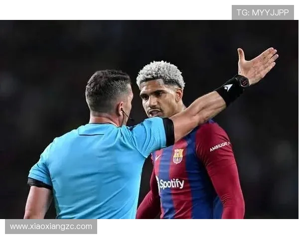 巴萨筹钱遇阻：费尔明阿劳霍铁心留队，拉波尔塔面临重建十字路口